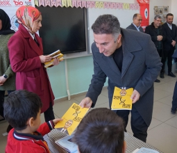 Rektörümüz Prof. Dr. Demir, Cemil Meriç İlkokulu Öğrencileriyle Buluştu ...