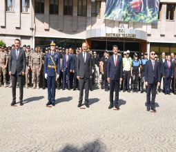Rektör Demir Zafer Bayramının 101. Yılı Kutlama Törenine Katıldı...