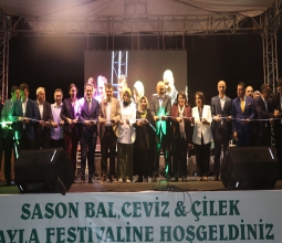 Rektör Demir Sason Bal, Ceviz, Çilek Yayla Festivaline Katıldı...