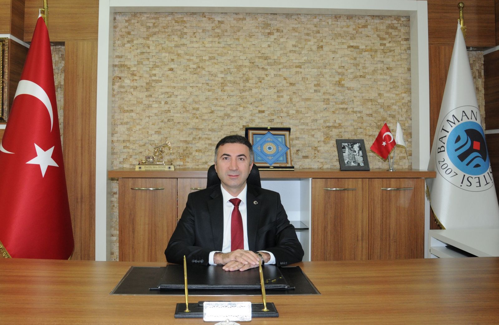 Rektör Prof. Dr. İdris Demir